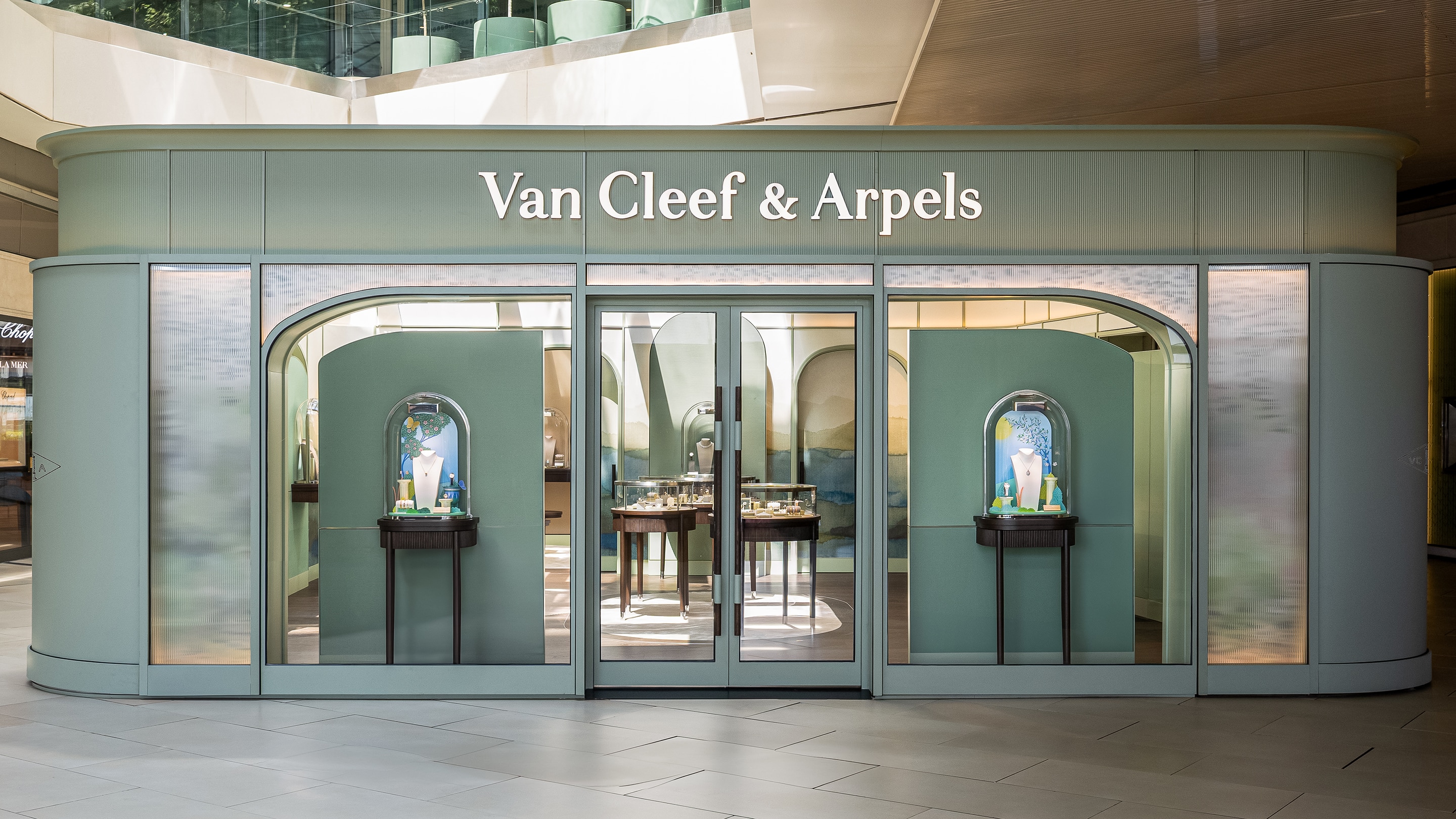 Van Cleef & Arpels unveils a new temporary Boutique at Zorlu